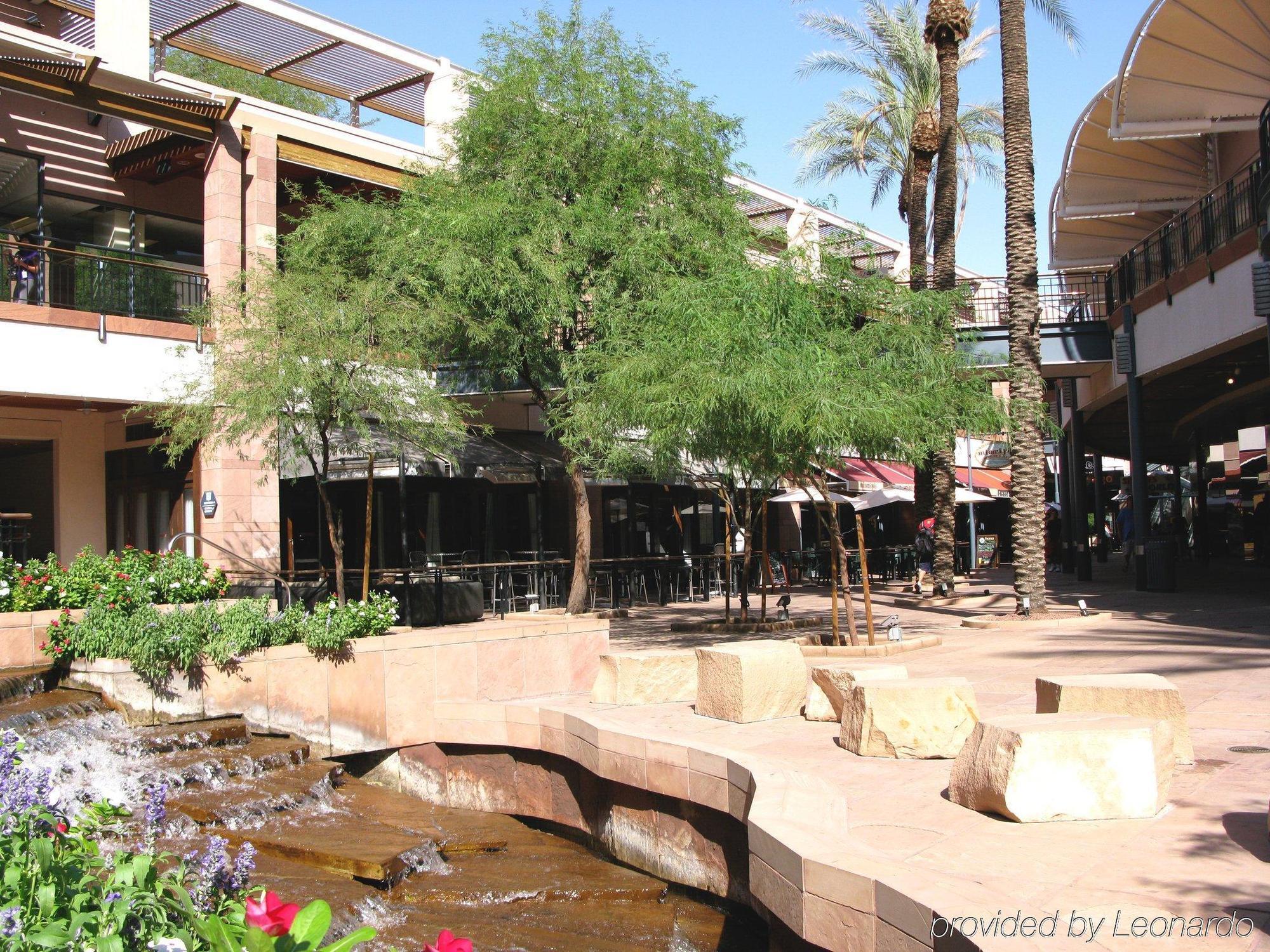 Hampton Inn Phoenix - Biltmore Exterior foto